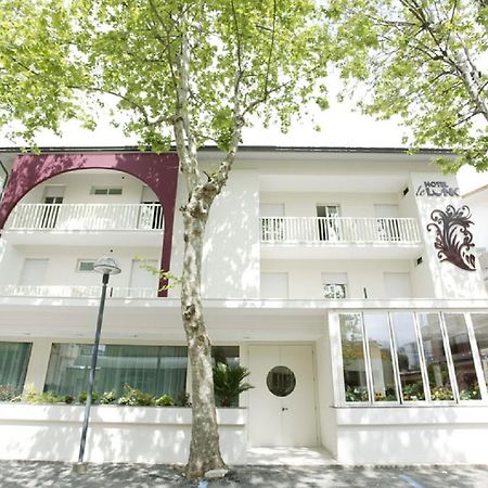 Hotel Le Lune Гатео а Маре Екстериор снимка