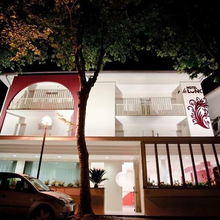 Hotel Le Lune Гатео а Маре Екстериор снимка