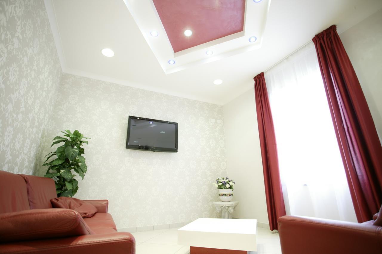 Hotel Le Lune Гатео а Маре Екстериор снимка