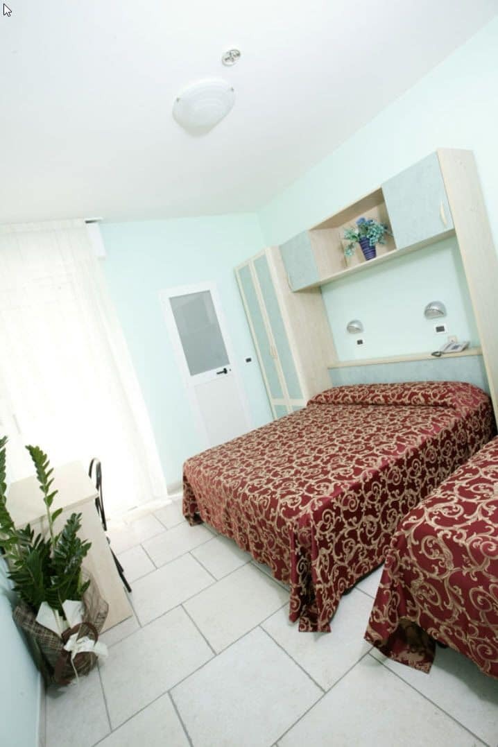 Hotel Le Lune Гатео а Маре Екстериор снимка